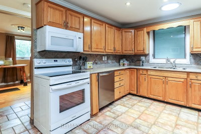 116 Stroud Crescent — photo 3