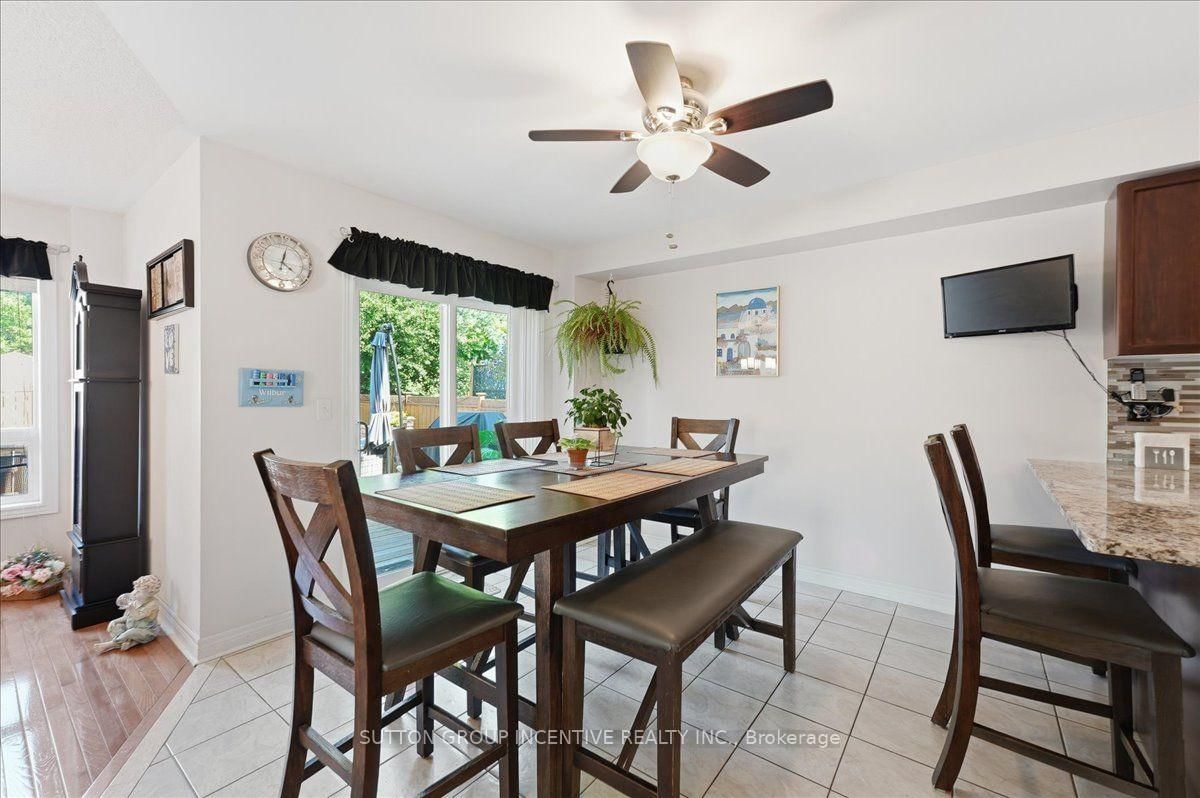 17 White Crescent • Barrie, ON photo 10