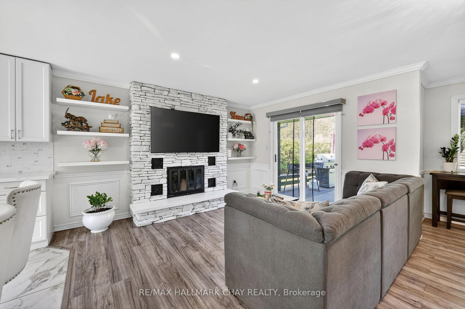 2330 E Lakeshore Road • Oro-Medonte, ON photo 12