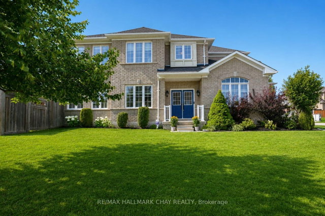 2 Versailles Crescent