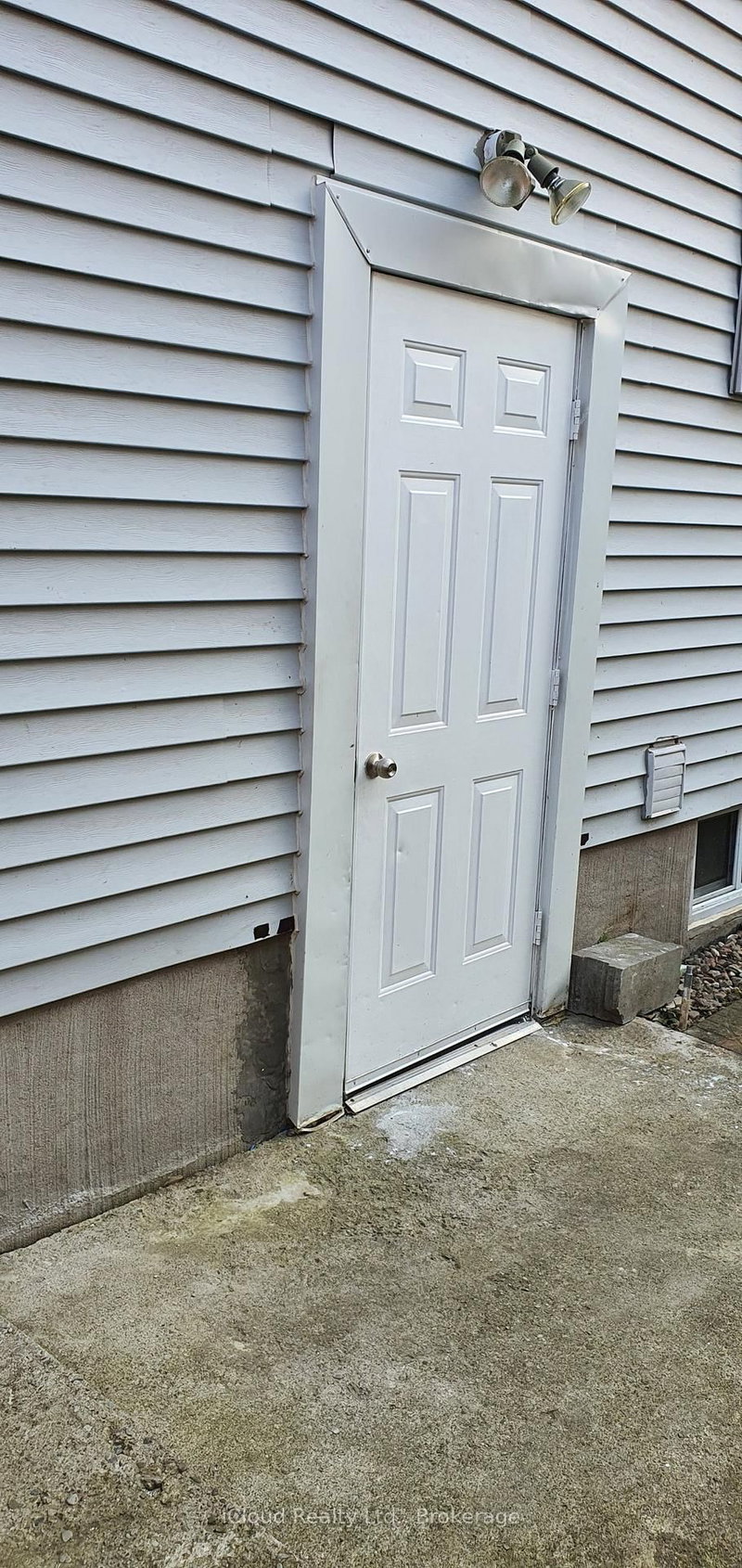 296 Hickling Trail