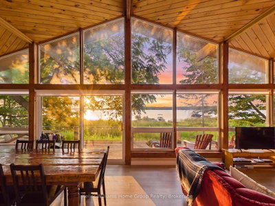 Detached House for sale at 10 & 11 Methodist Island, Tay, Ontario, L0K 1R0 - Port McNicoll - MLS: S13611936