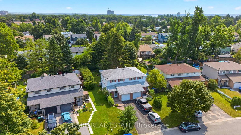 86 Mowat Crescent