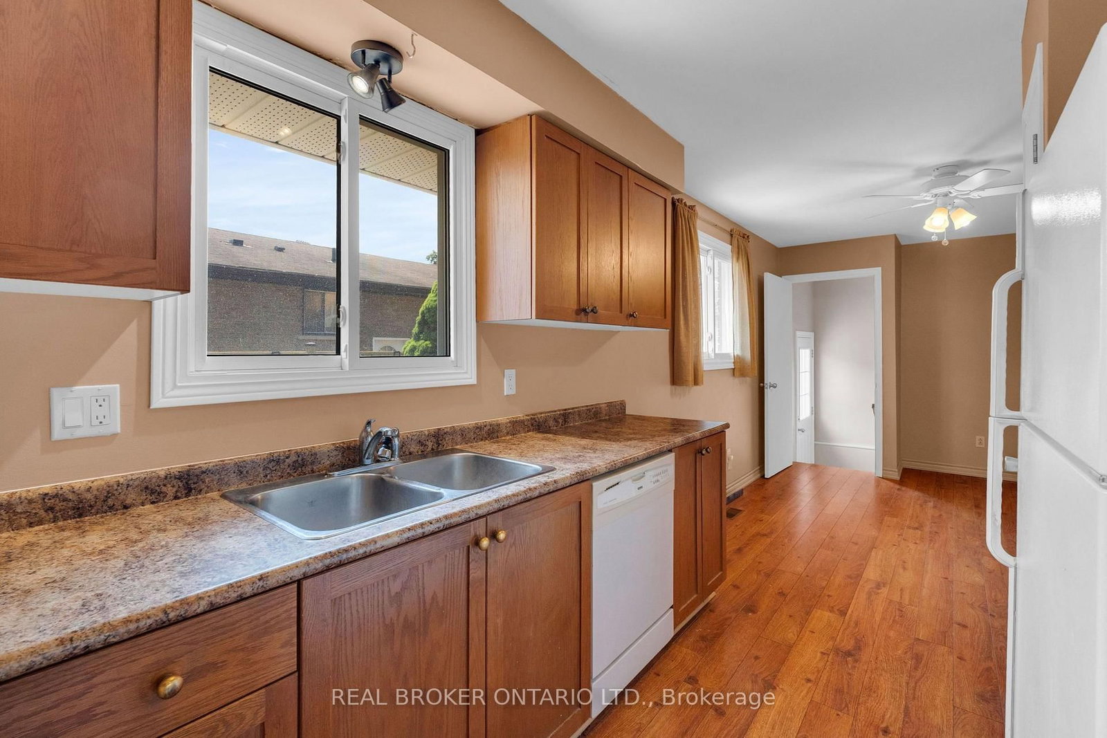 Detached House for sale at 277 Cook Street, Barrie, Ontario, L4M 4H7 - Grove East - MLS: S13616632