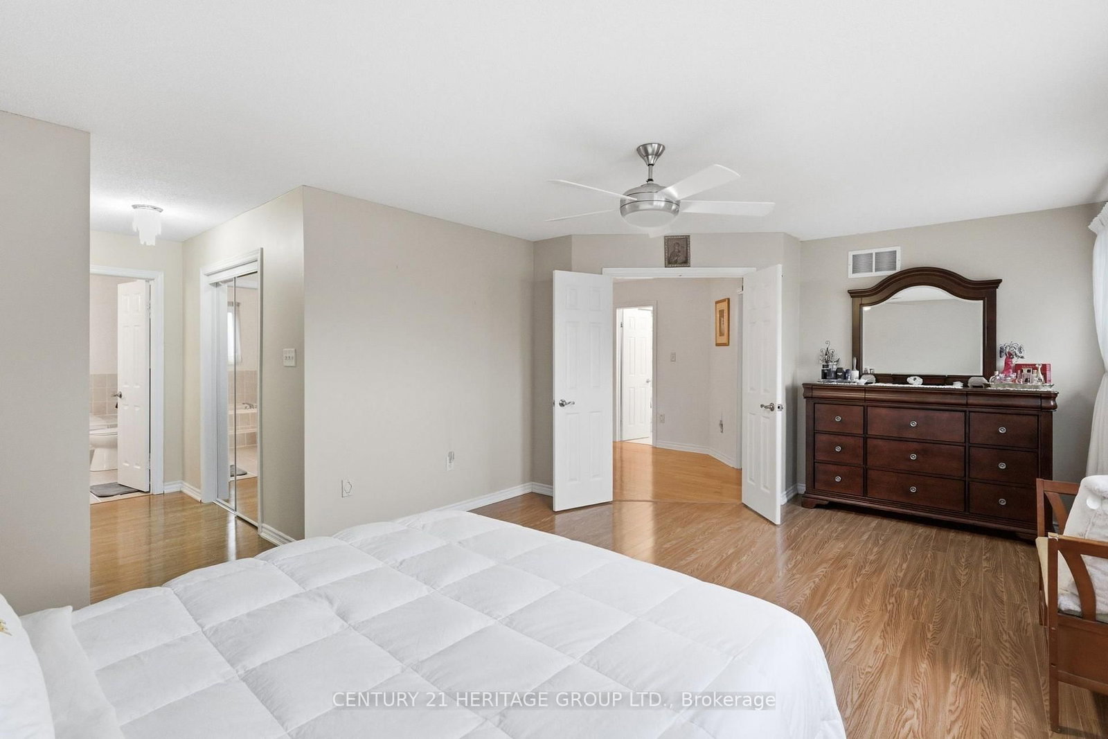 21 Silvercreek Crescent • Barrie, ON photo 18
