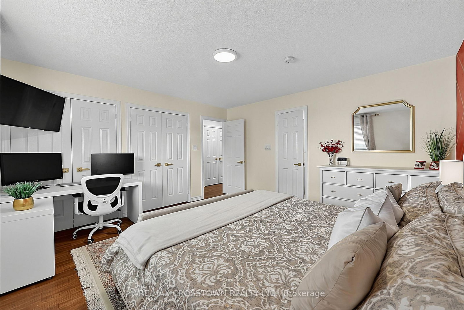 41 RUSSELL HILL Drive • Barrie, ON photo 12