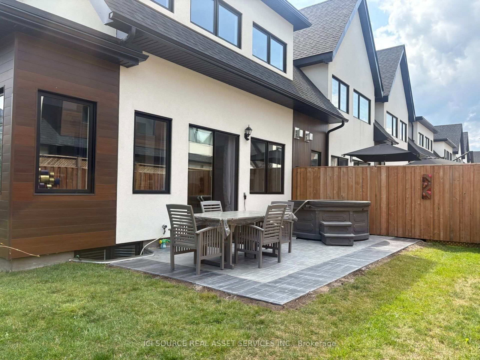 44 Ruby Crescent • Orillia, ON photo 4