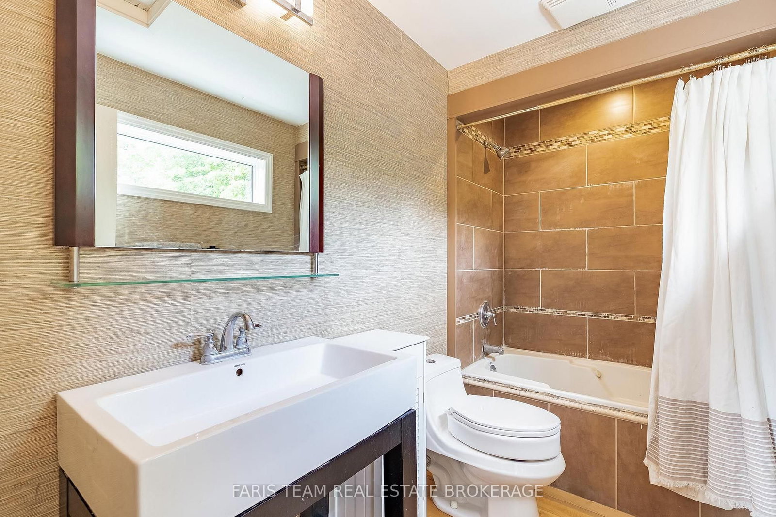 1858 Woods Bay Road • Severn, ON photo 17