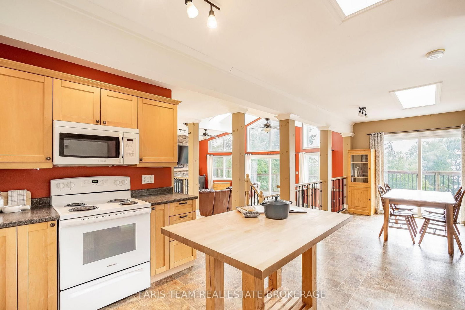1858 Woods Bay Road • Severn, ON photo 8