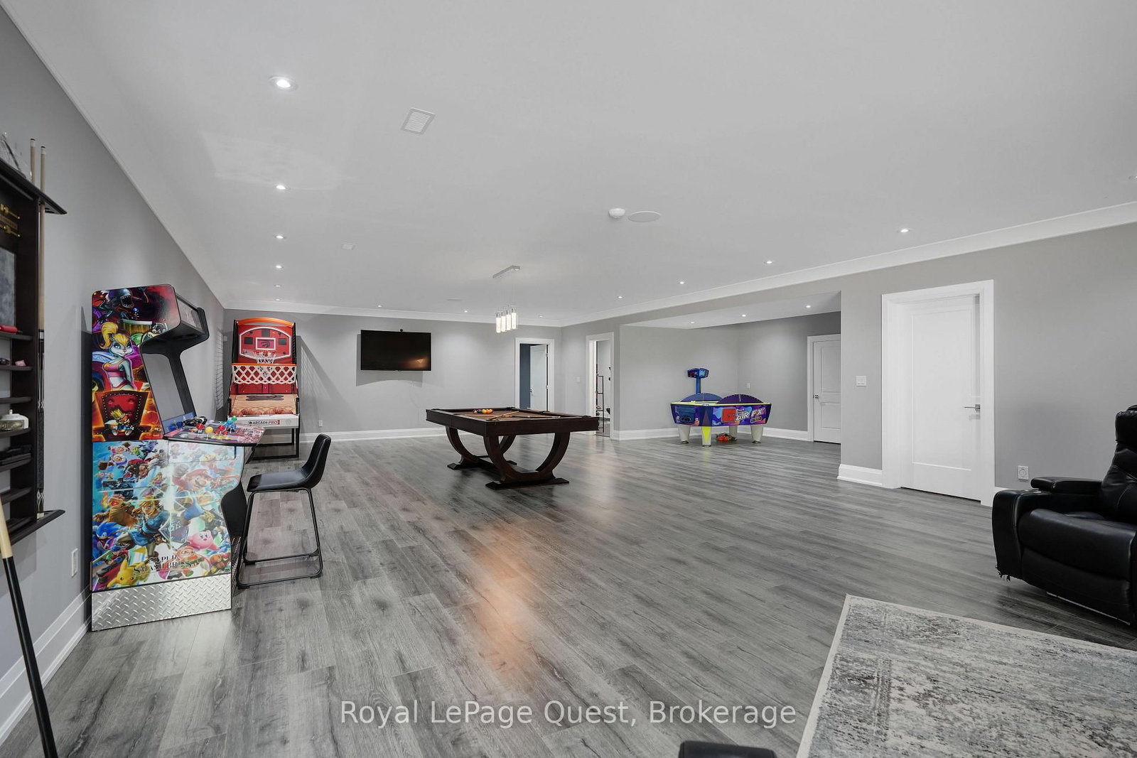 8 Midves Court • Springwater, ON photo 42
