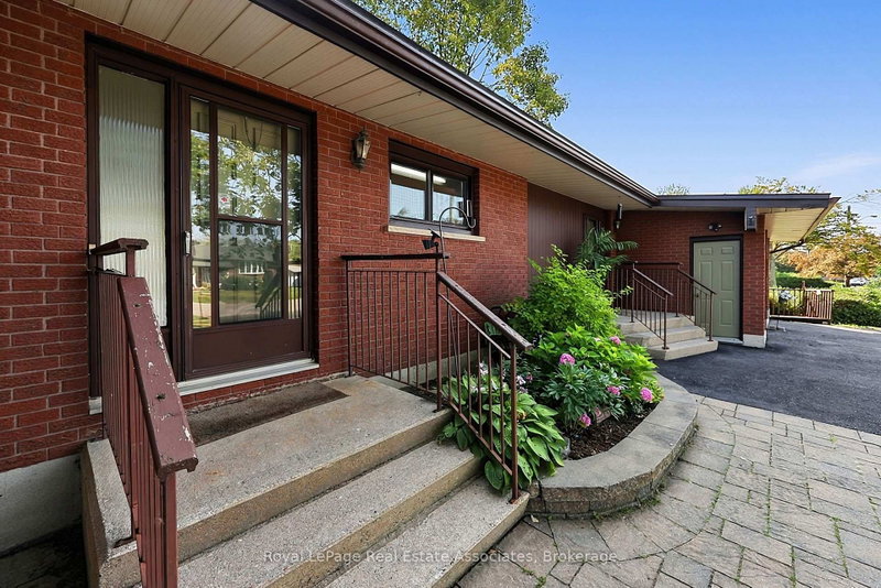 408 Mooney Crescent