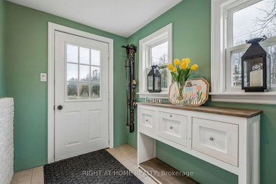 158 Zoo Park Road • Wasaga Beach, ON photo 4