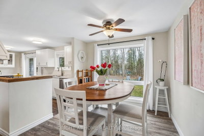 158 Zoo Park Road • Wasaga Beach, ON photo 9