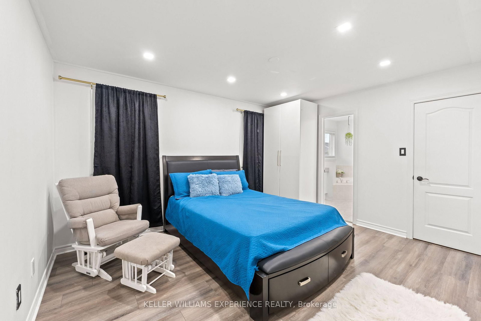 16 Snowden Avenue • Barrie, ON photo 28