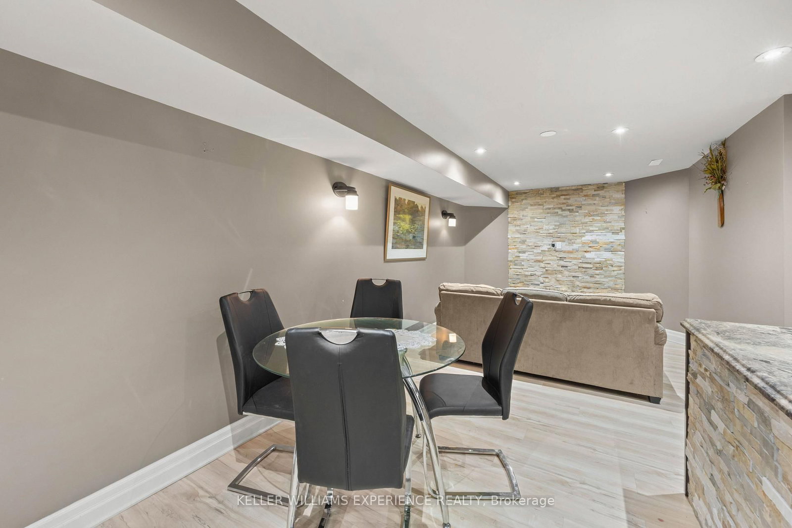 16 Snowden Avenue • Barrie, ON photo 36
