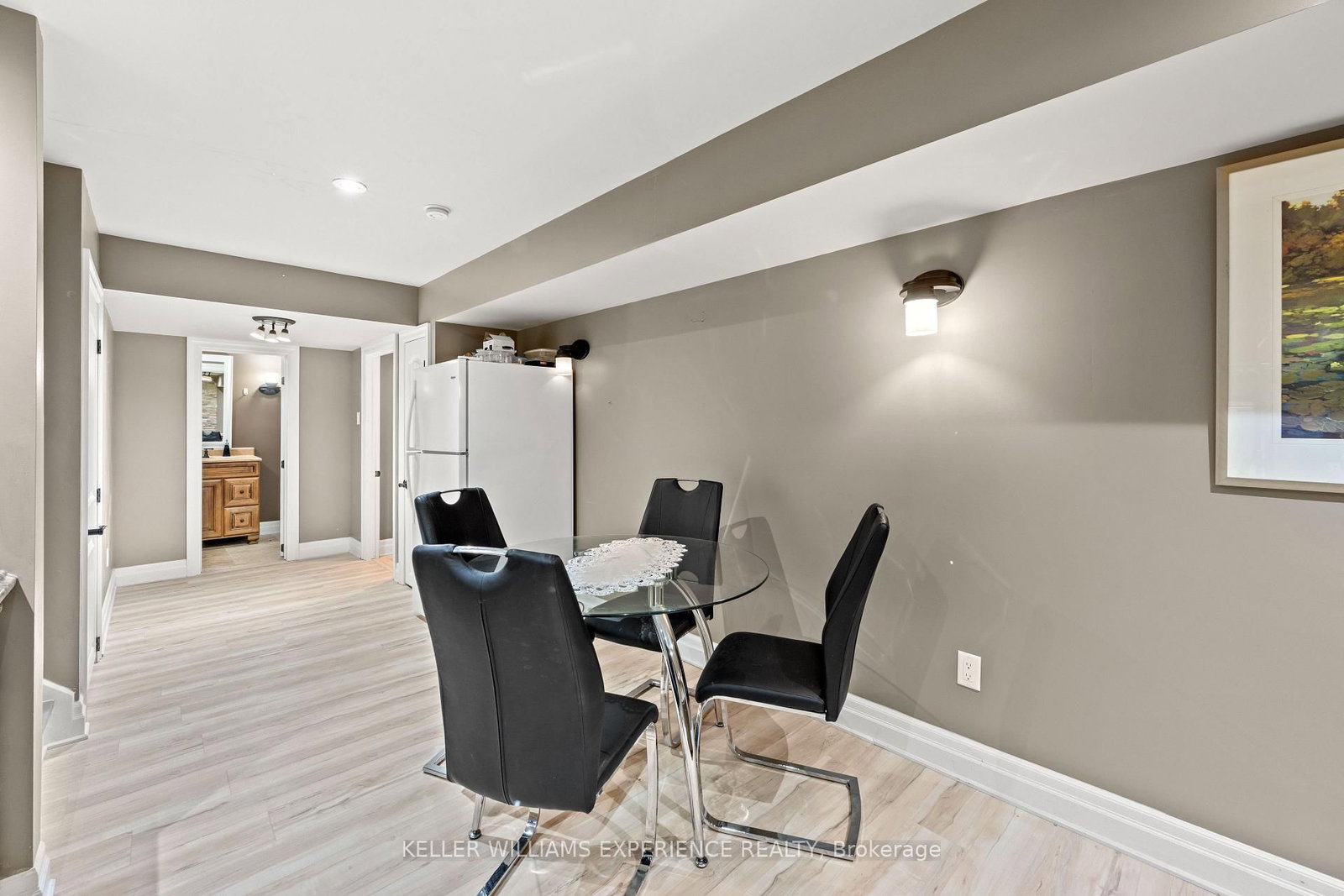 16 Snowden Avenue • Barrie, ON photo 39