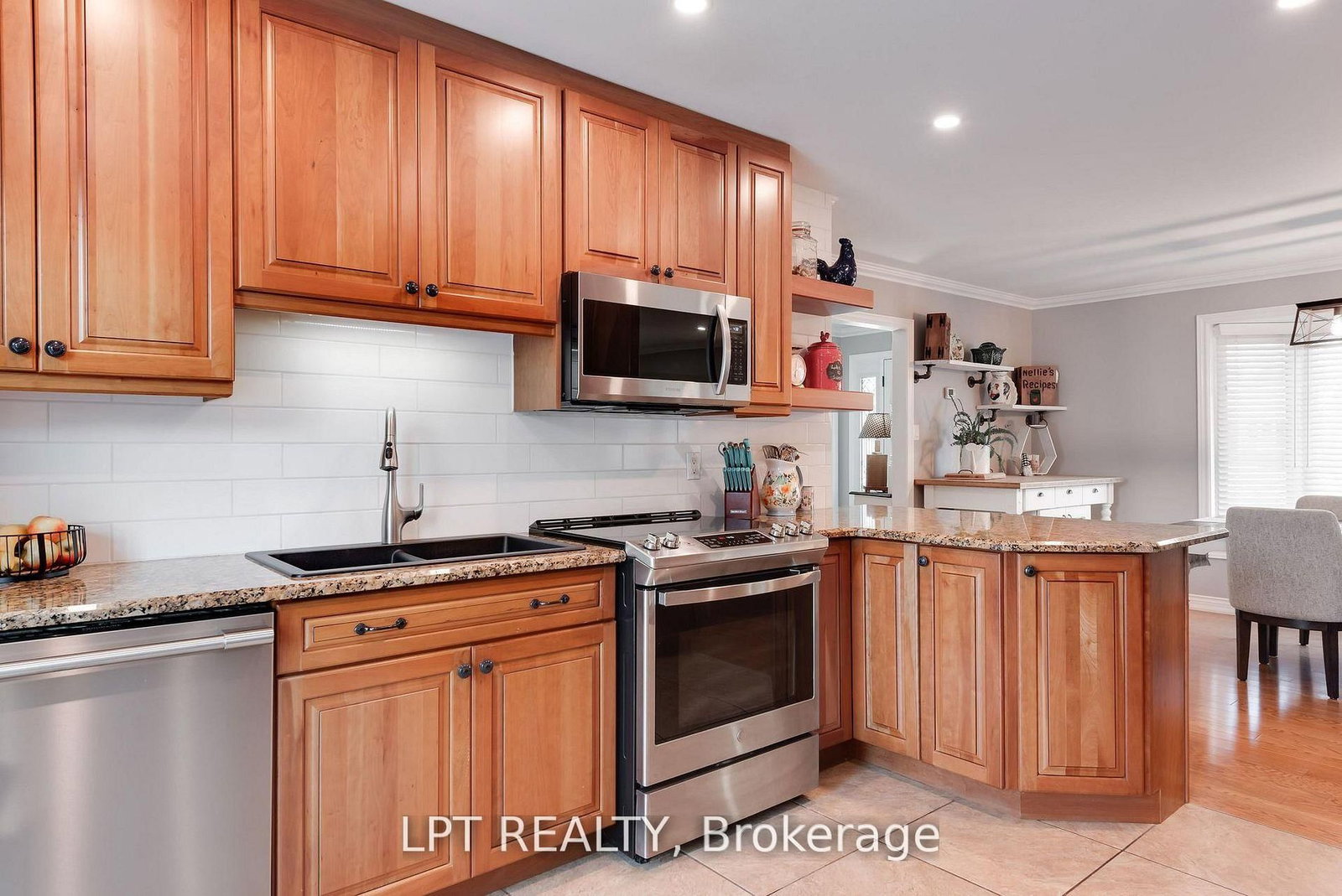 34 Cedar Creek Road • Springwater, ON photo 10