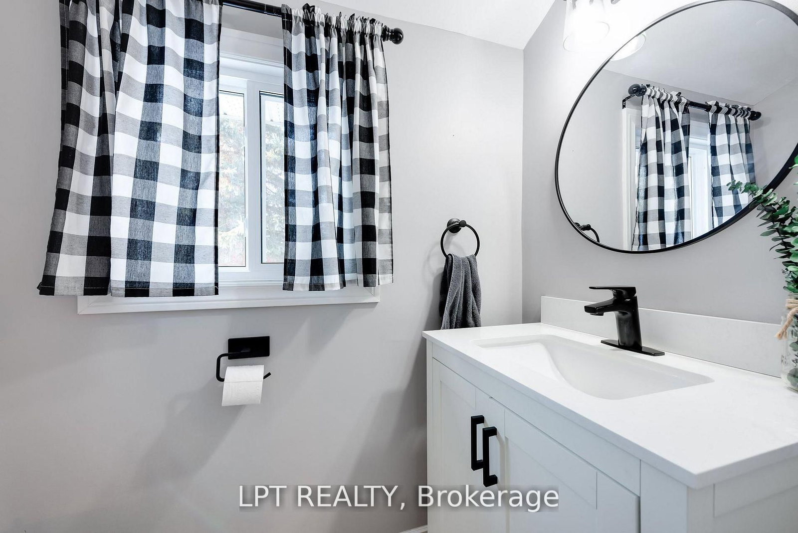 34 Cedar Creek Road • Springwater, ON photo 12