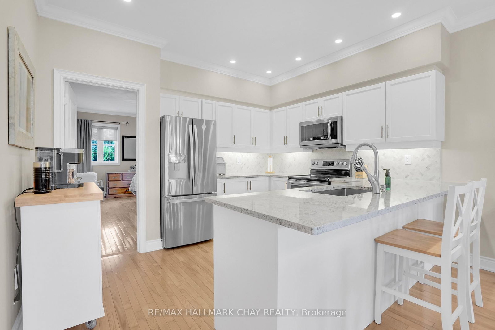 143 Wycliffe Cove Street • Tay, ON photo 6