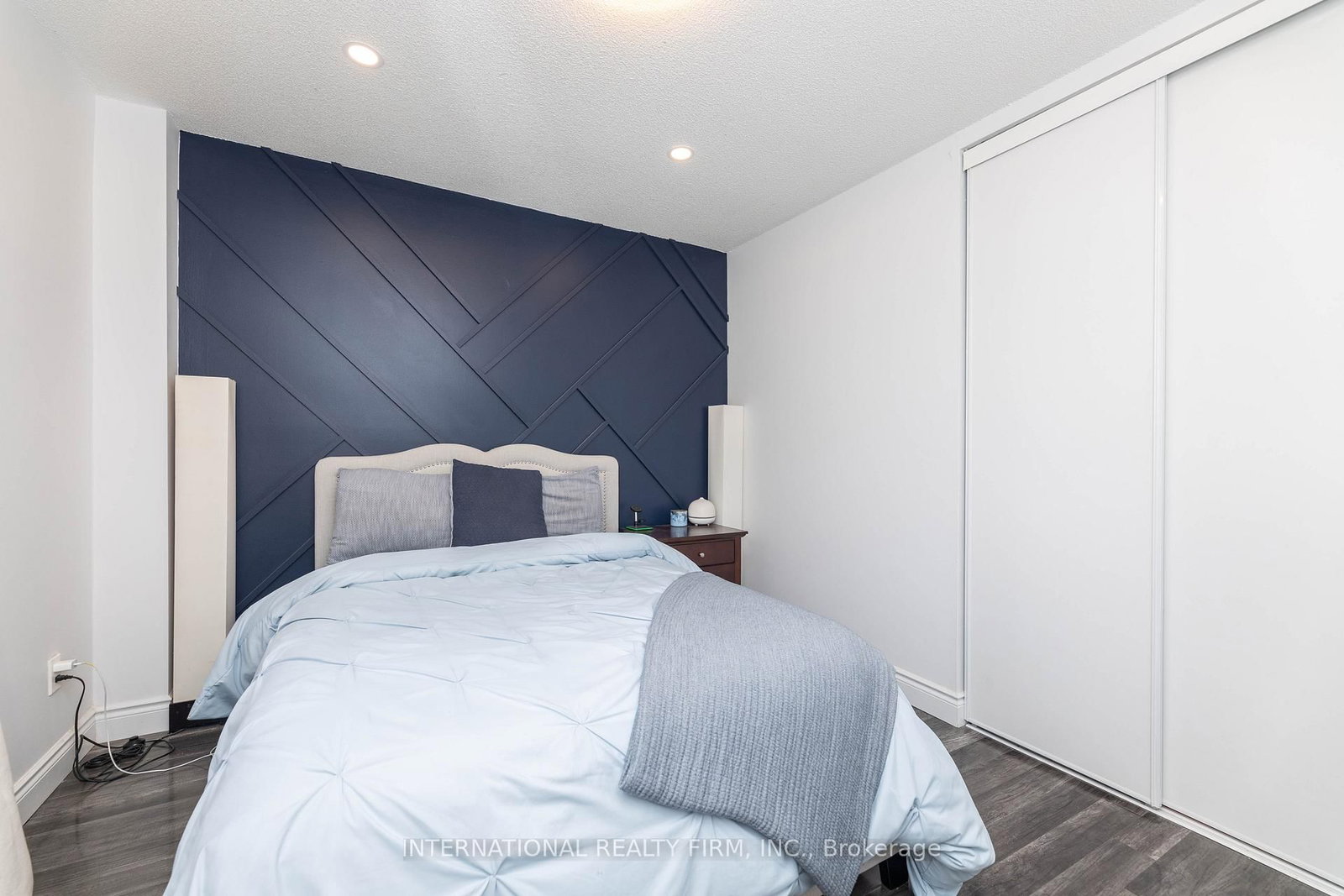 2 Hook Court • Barrie, ON photo 34