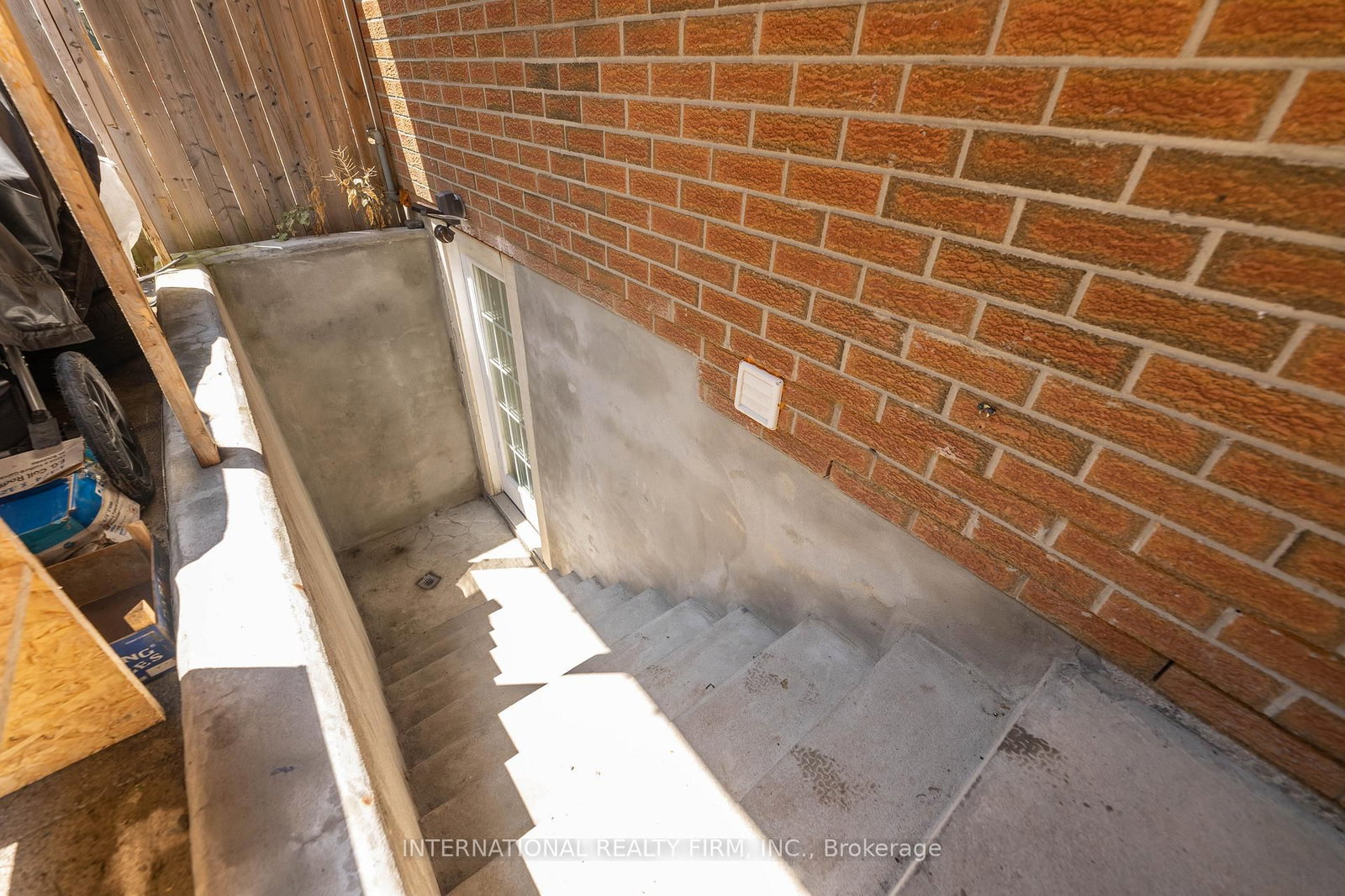 2 Hook Court • Barrie, ON photo 37