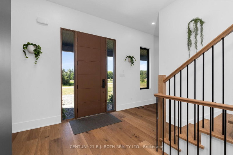 2224 Rainbow Valley Rd W photo 5