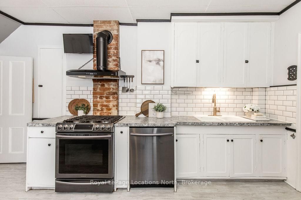 29 TECUMSETH Street • Orillia, ON photo 12