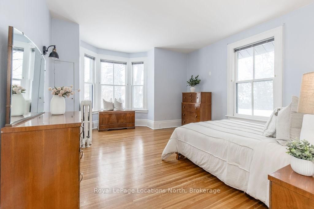 29 TECUMSETH Street • Orillia, ON photo 21