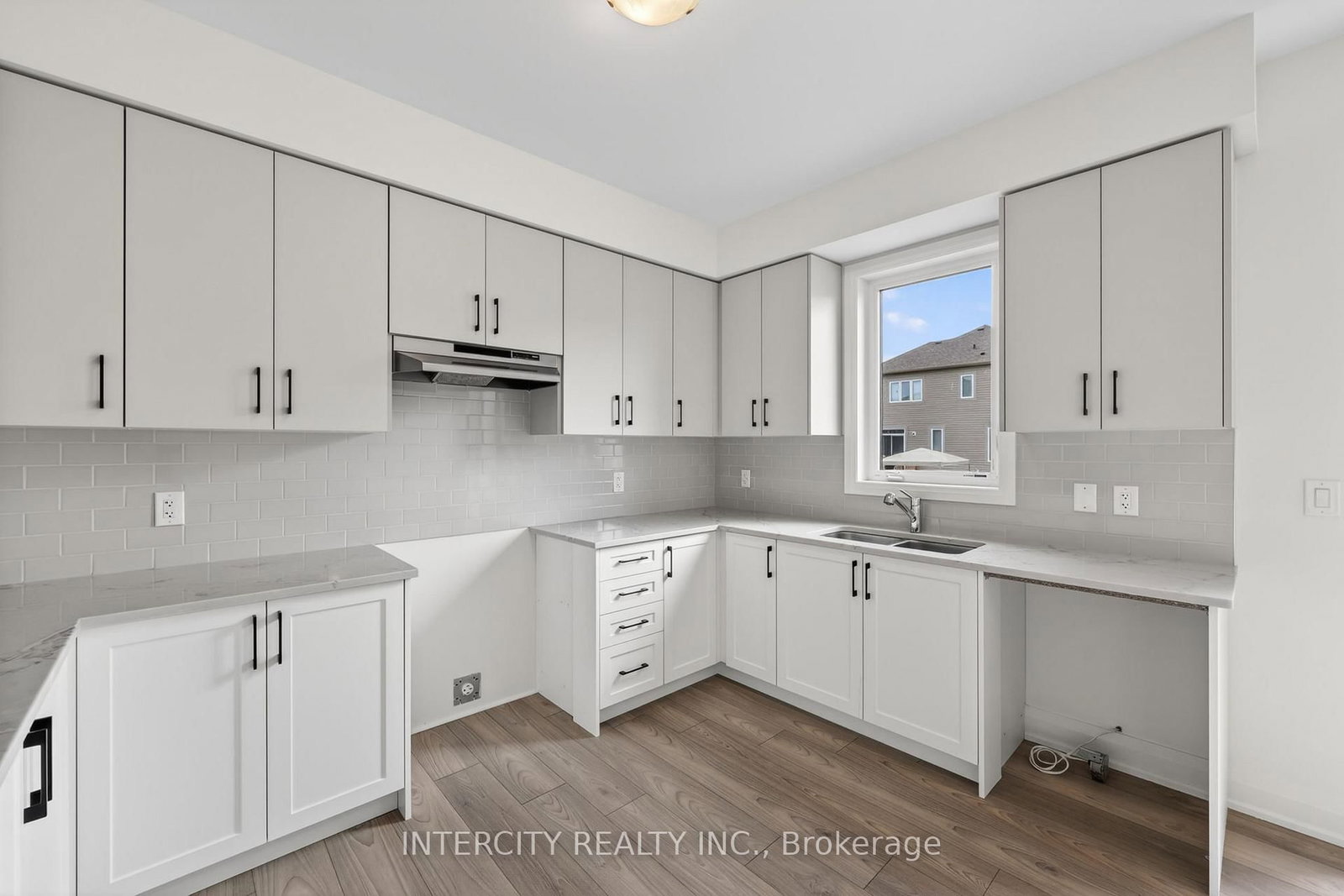 14 Legacy Circle • Wasaga Beach, ON photo 11