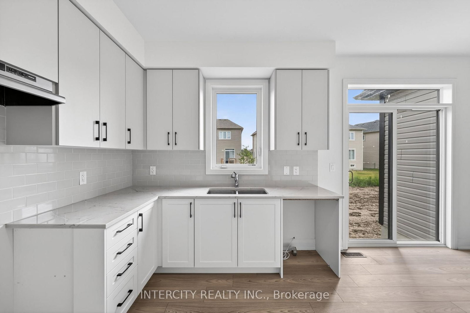 14 Legacy Circle • Wasaga Beach, ON photo 13
