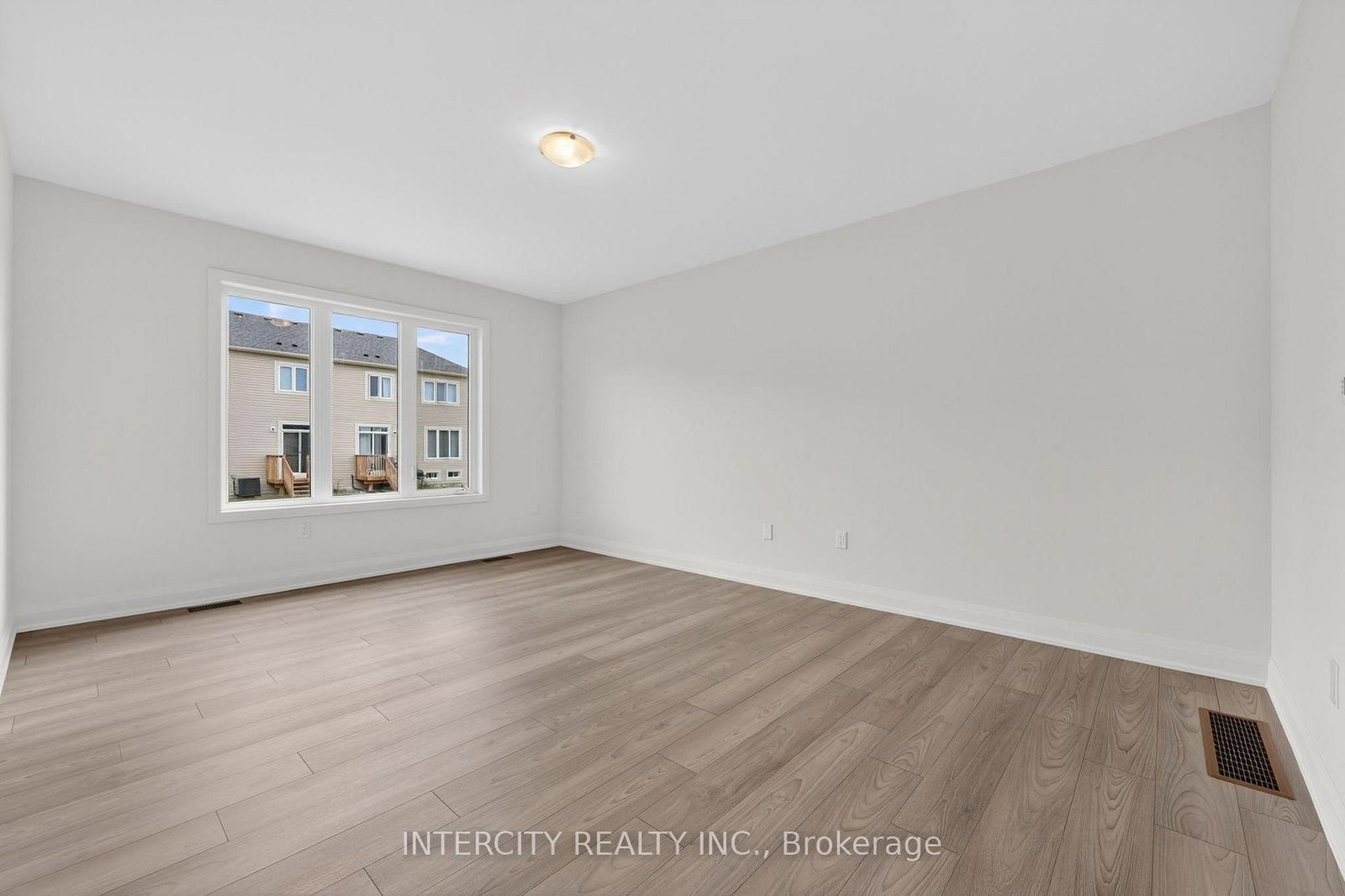 14 Legacy Circle • Wasaga Beach, ON photo 16