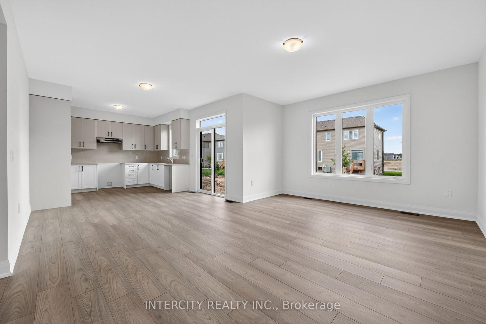 14 Legacy Circle • Wasaga Beach, ON photo 17