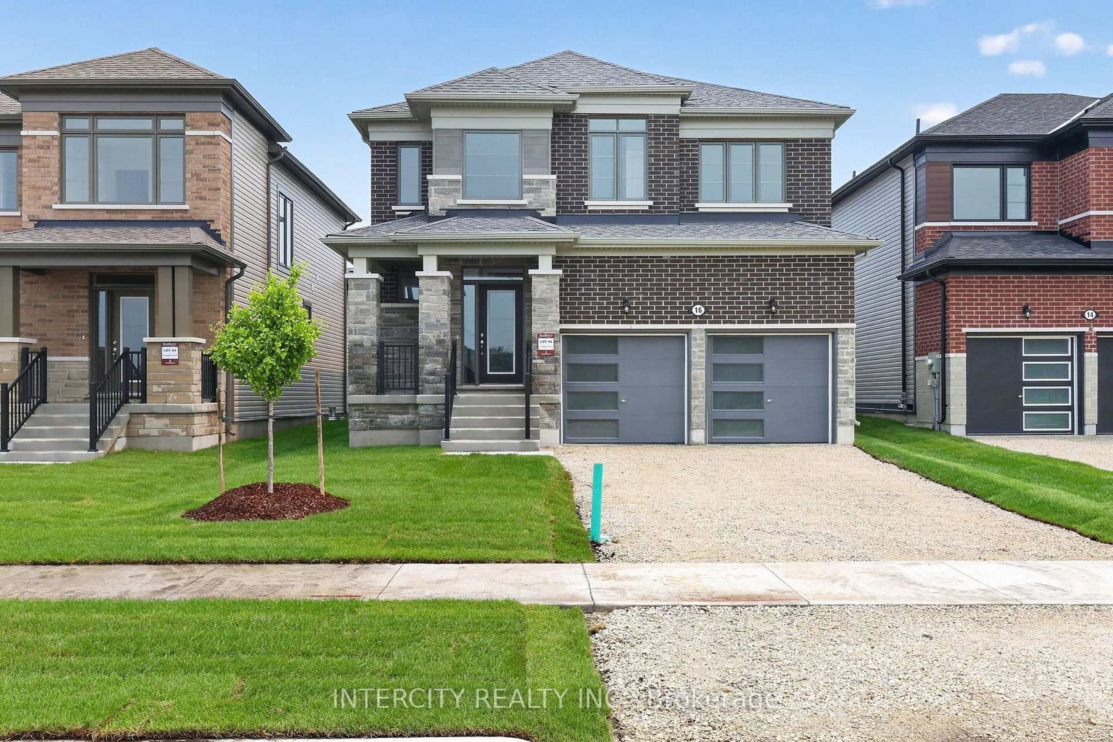 16 Legacy Circle • Wasaga Beach, ON photo 1