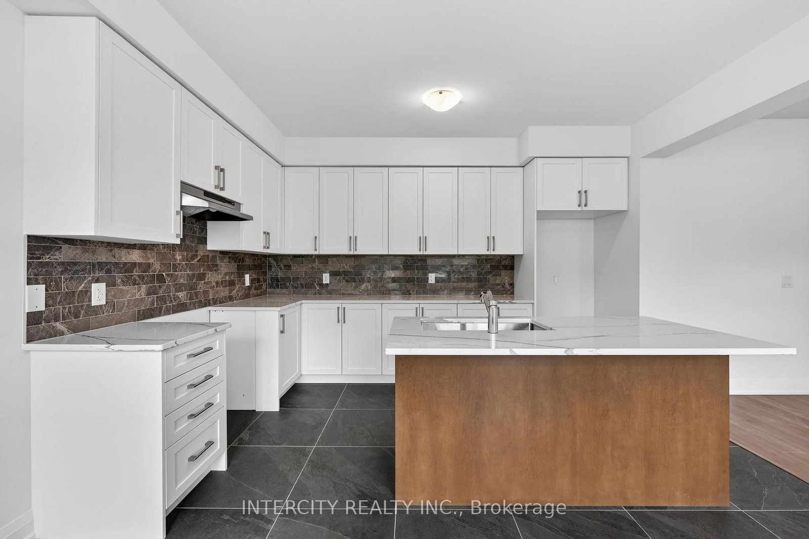 16 Legacy Circle • Wasaga Beach, ON photo 12