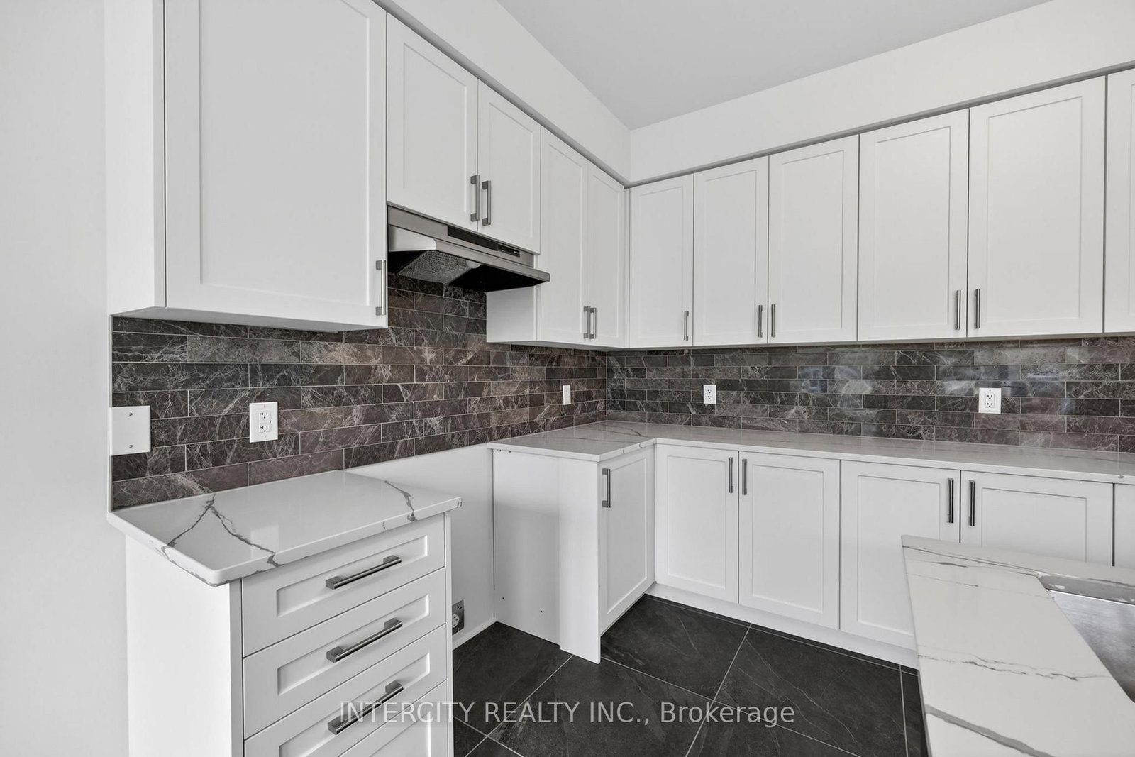 16 Legacy Circle • Wasaga Beach, ON photo 14