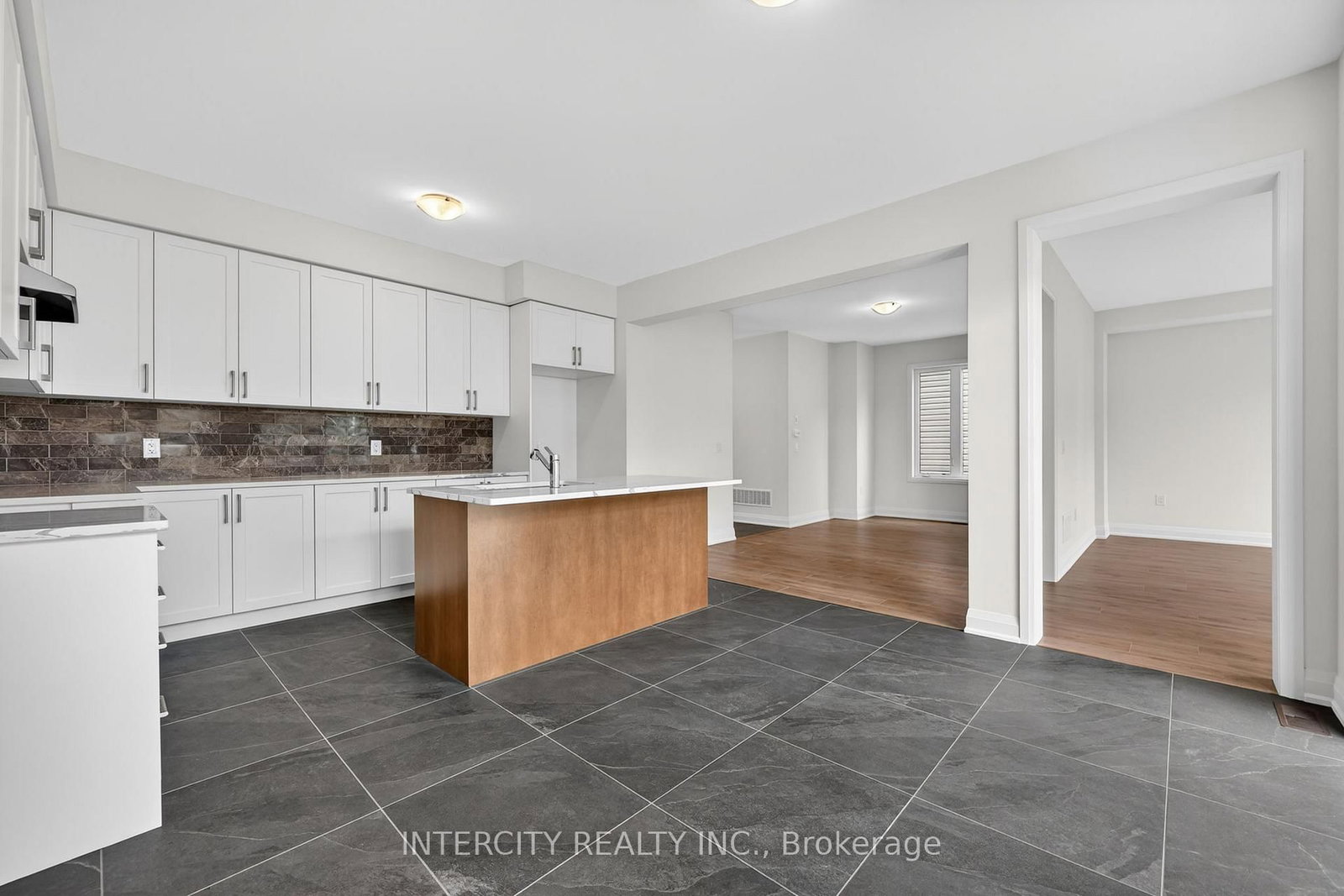 16 Legacy Circle • Wasaga Beach, ON photo 17