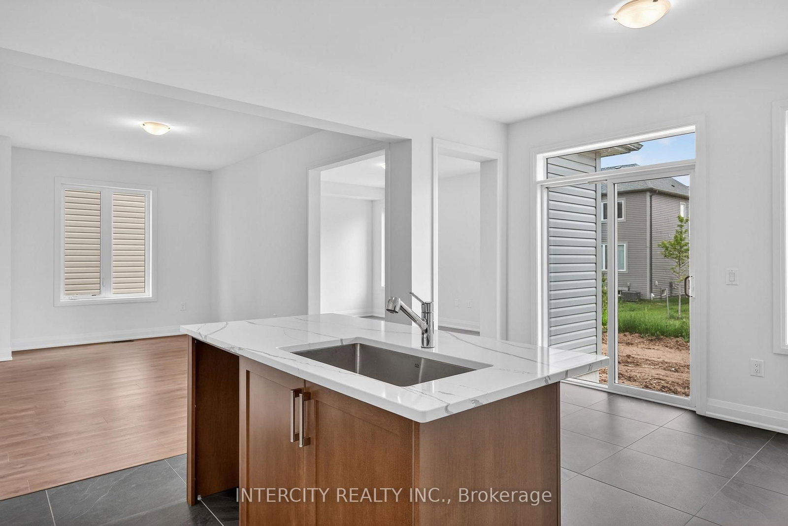 16 Legacy Circle • Wasaga Beach, ON photo 18