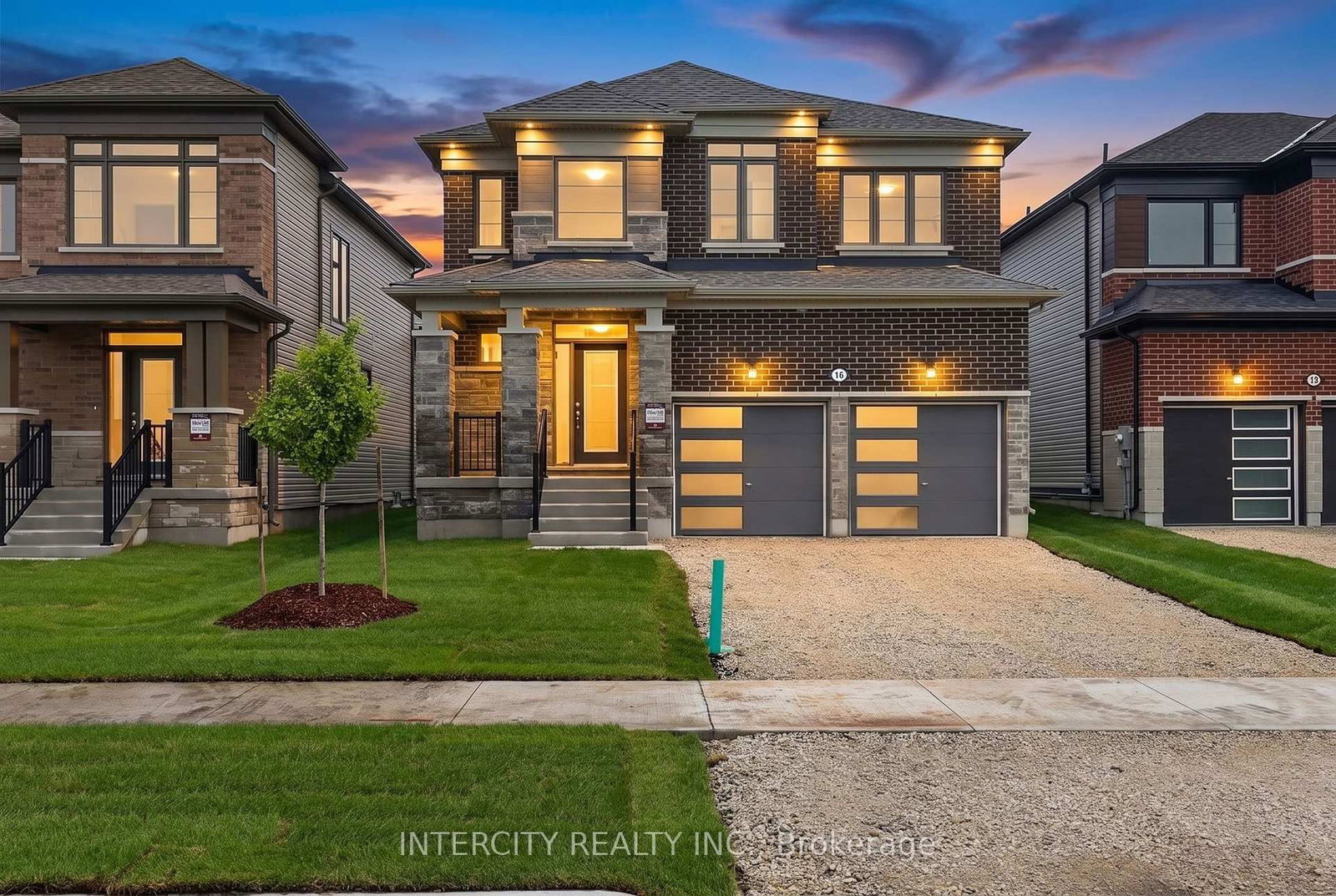 16 Legacy Circle • Wasaga Beach, ON photo 2