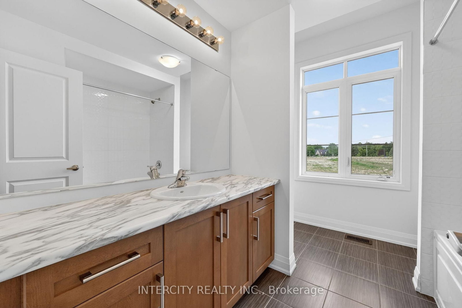 16 Legacy Circle • Wasaga Beach, ON photo 37