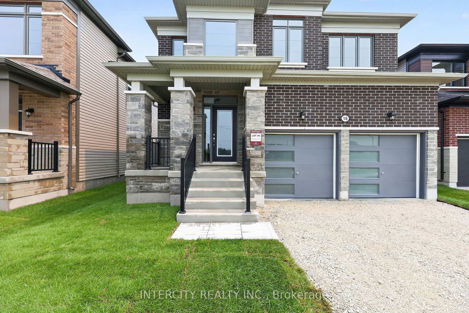 16 Legacy Circle • Wasaga Beach, ON photo 5