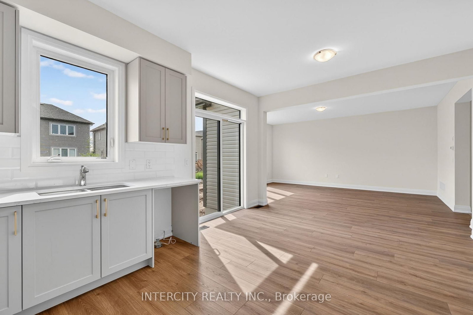 18 Legacy Circle • Wasaga Beach, ON photo 14