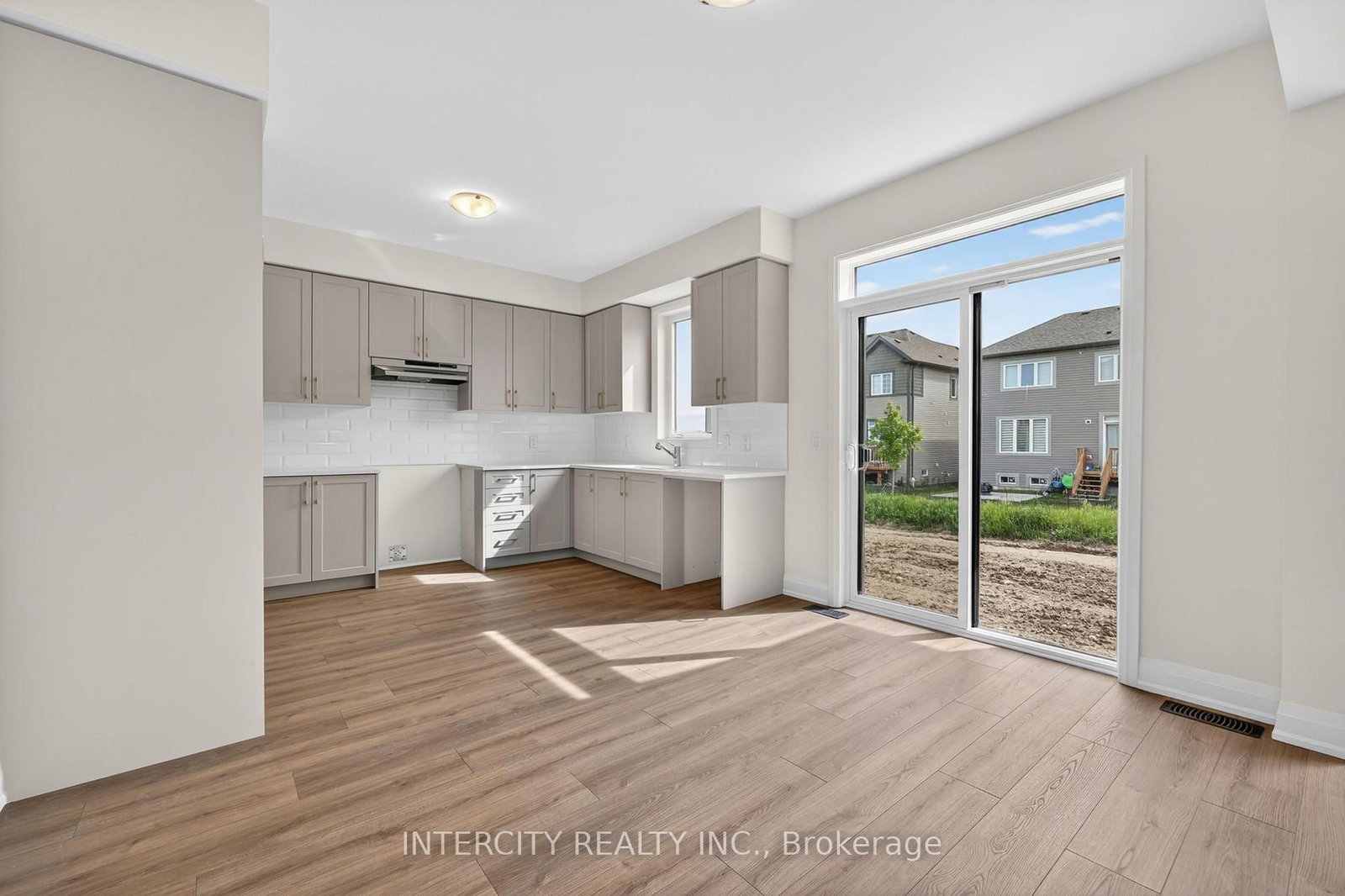18 Legacy Circle • Wasaga Beach, ON photo 17