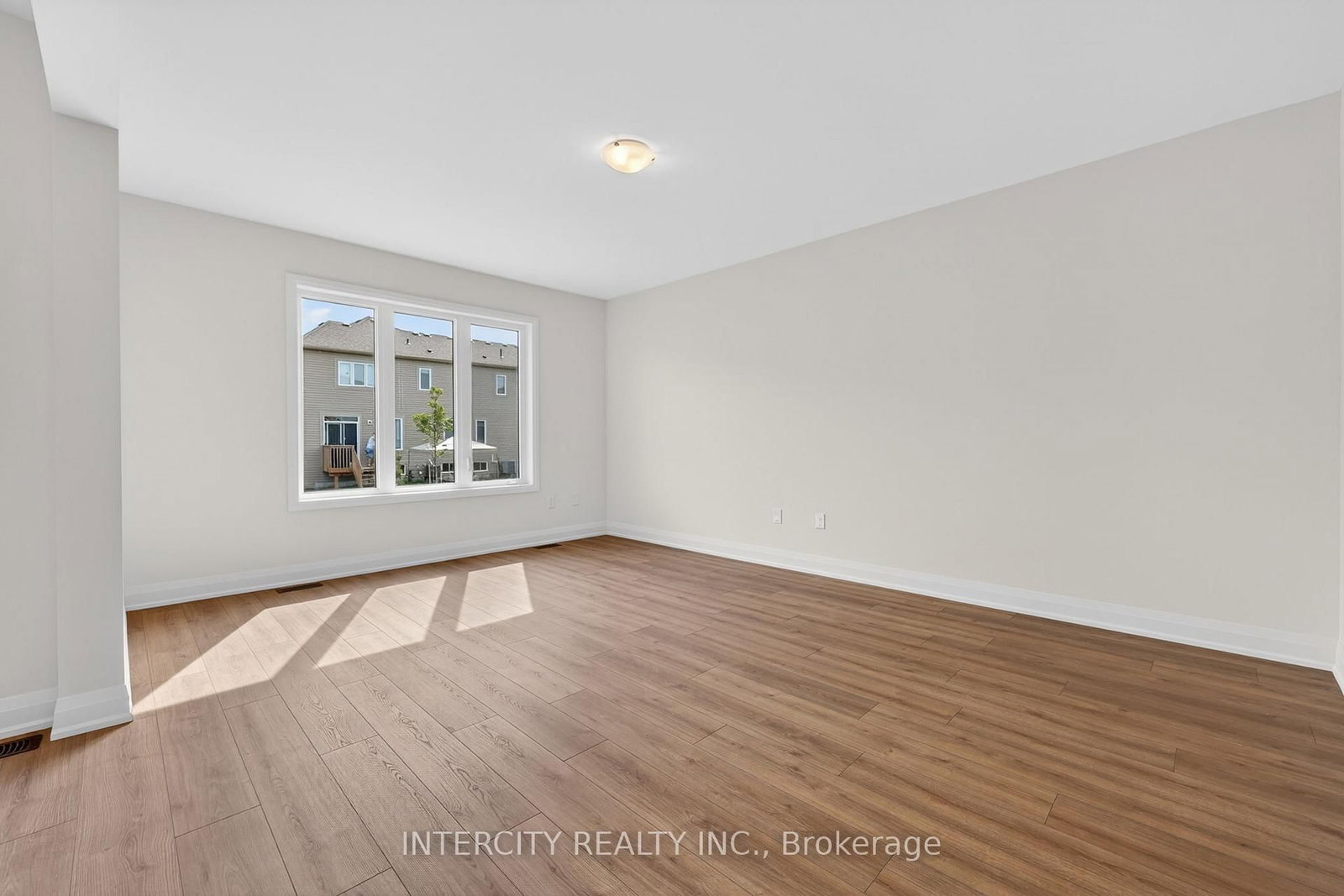 18 Legacy Circle • Wasaga Beach, ON photo 19