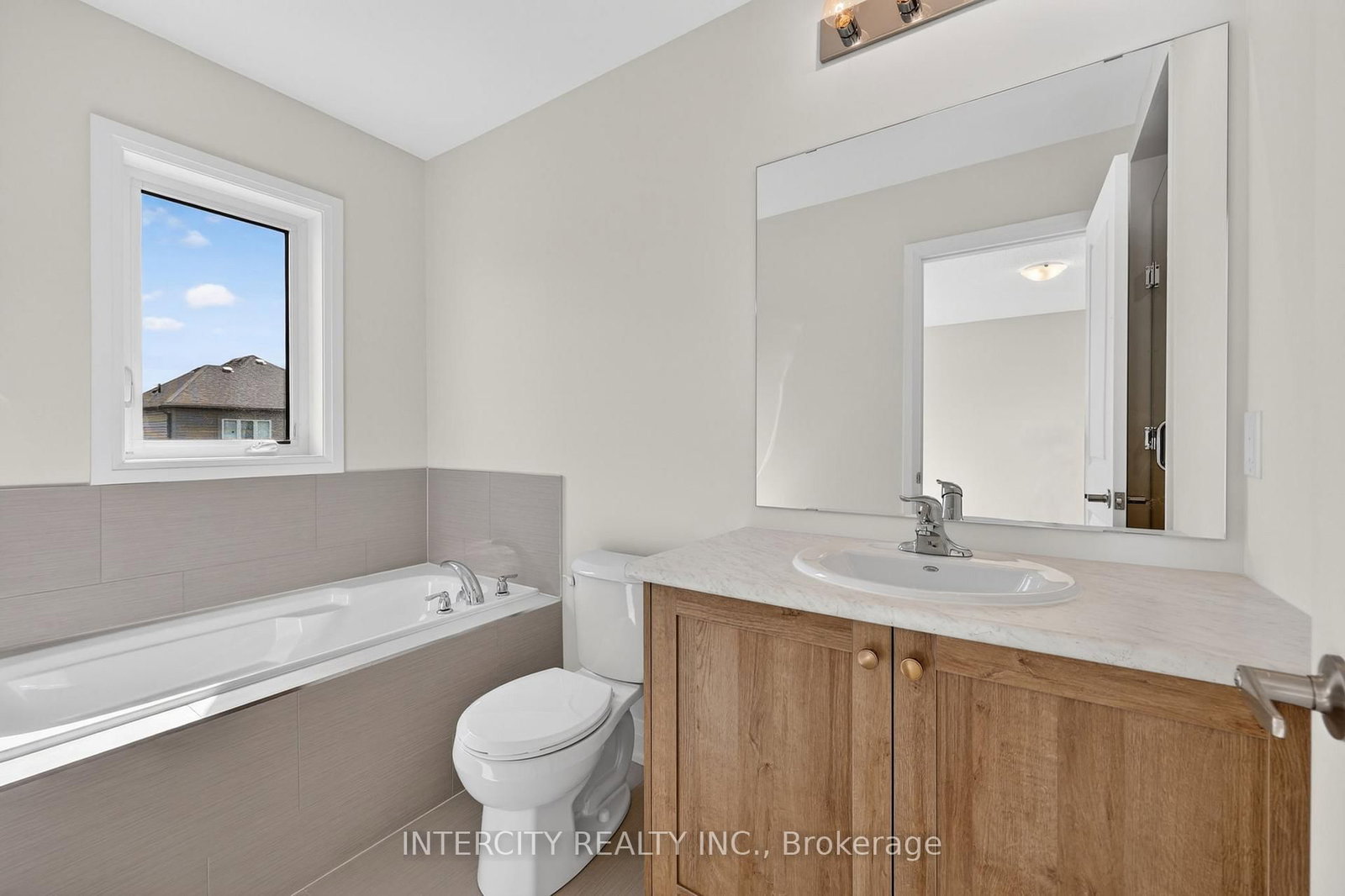 18 Legacy Circle • Wasaga Beach, ON photo 27