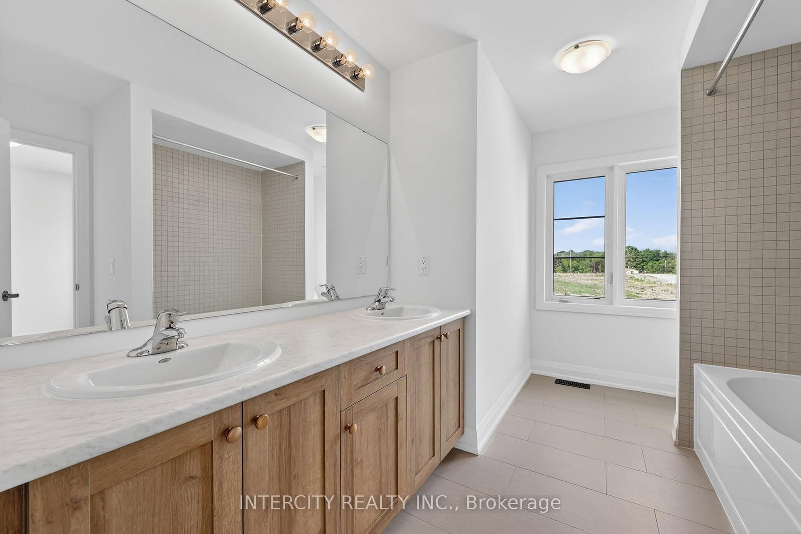 18 Legacy Circle • Wasaga Beach, ON photo 32