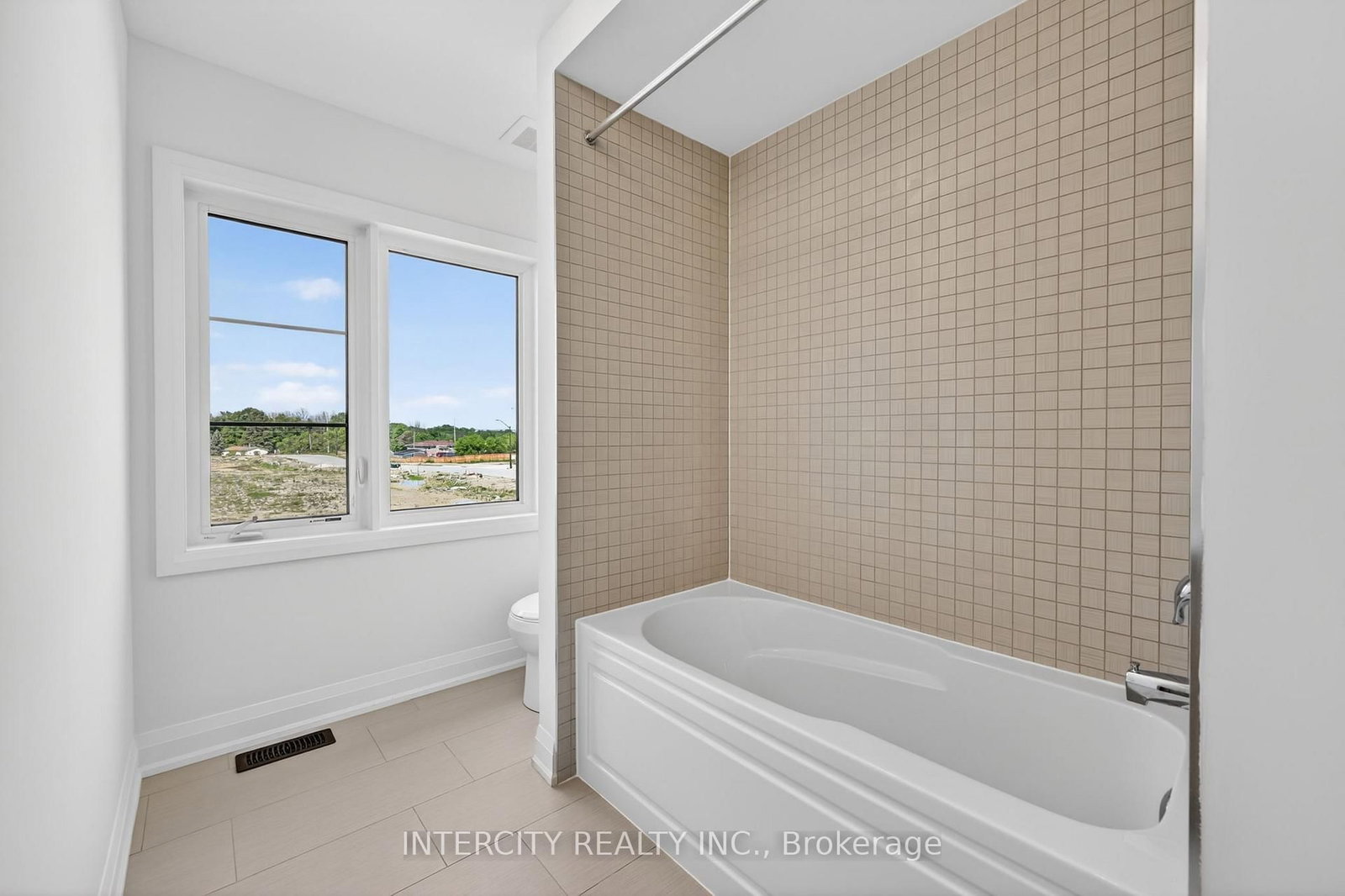 18 Legacy Circle • Wasaga Beach, ON photo 33