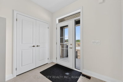 18 Legacy Circle • Wasaga Beach, ON photo 8