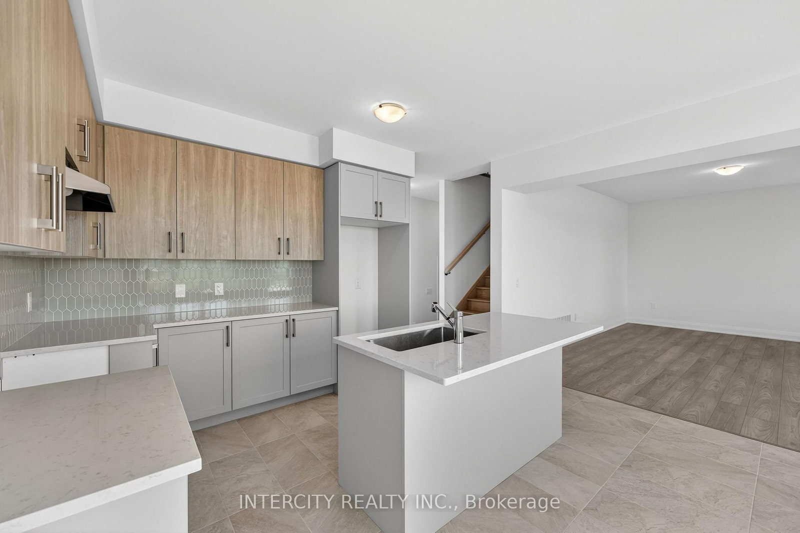 24 Legacy Circle • Wasaga Beach, ON photo 10