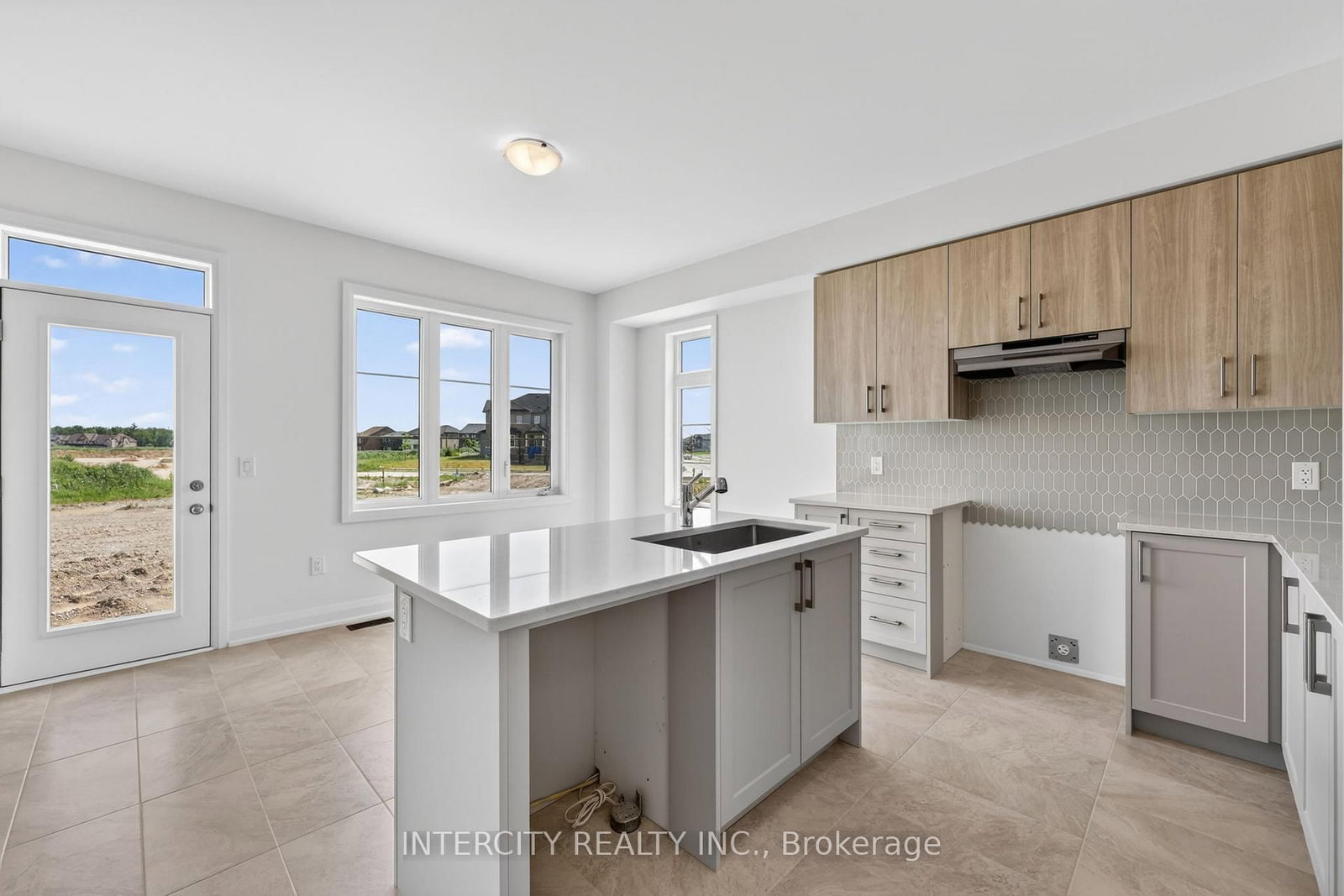 24 Legacy Circle • Wasaga Beach, ON photo 12
