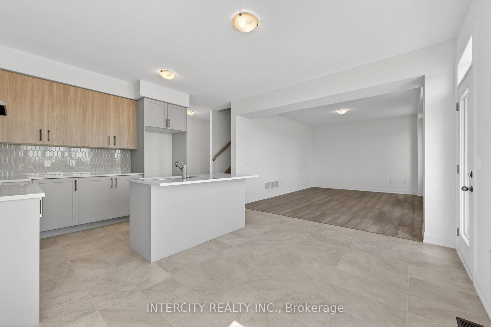 24 Legacy Circle • Wasaga Beach, ON photo 15